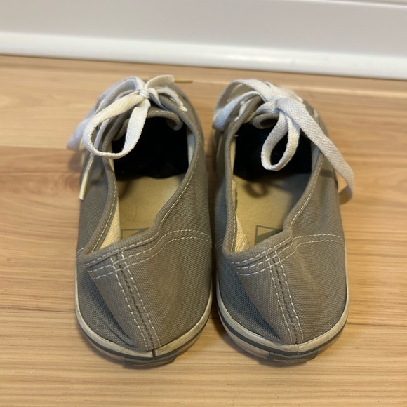 Grey Canvas Vans (Women’s 7 / Men’s 5.5) - Picture 2 of 6